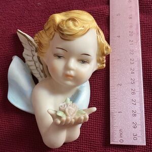 Vintage porcelain cherub, angel wall plaque, great condition